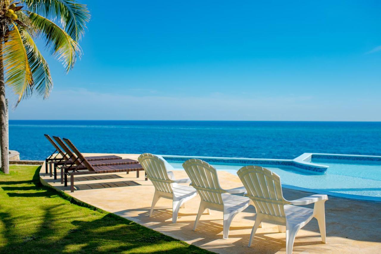 Whispering Seas Oceanfront Suite Ocho Rios Eksteriør billede